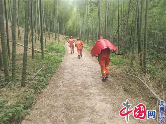 宜兴湖㳇镇：一驴友独自爬山不幸中暑被困山顶 消防员奔赴救援