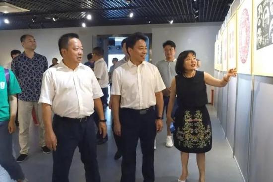 中国故事节抗疫故事会·故事音画：杭州优秀工艺作品展在建德开幕