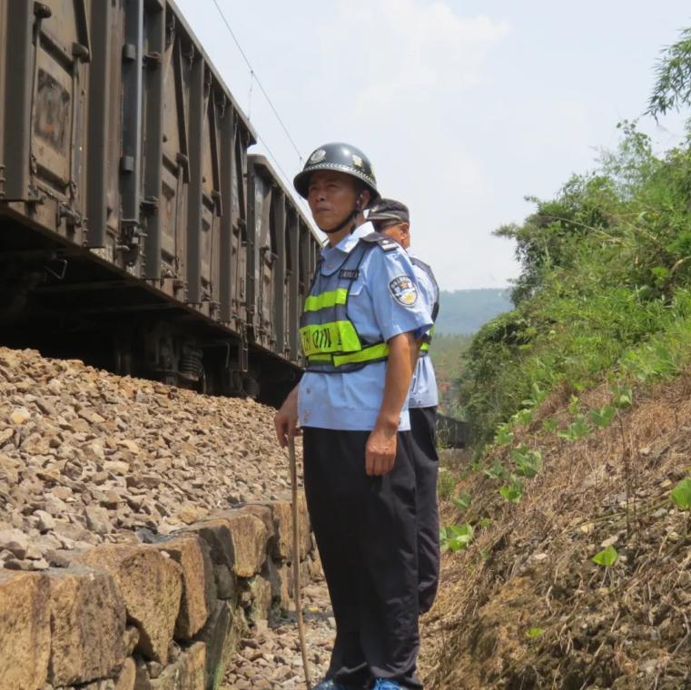 铁警故事丨胡喜平：从警30年，还有10天就退休了，心里最放不下的是......