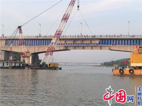 盱眙交通综合执法大队为淮河大桥老桥主跨拆除工作保驾护航