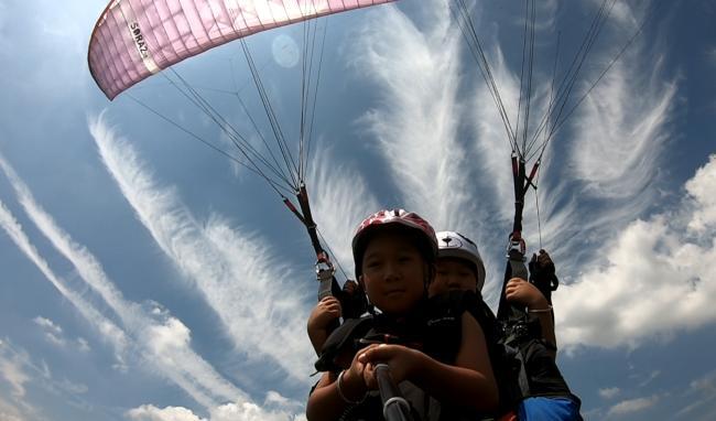 长沙滑翔伞网红打卡新坐标，领略天空的魅力，——长沙滑翔伞圣地龙华山！