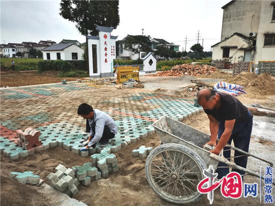 常福街道：双节假期好热闹  香樟树下话美居