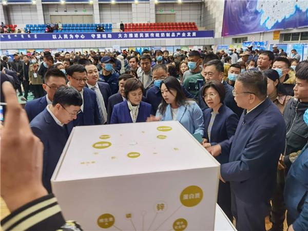 内蒙古全区推进奶业振兴暨民族传统奶制品产业发展现场会