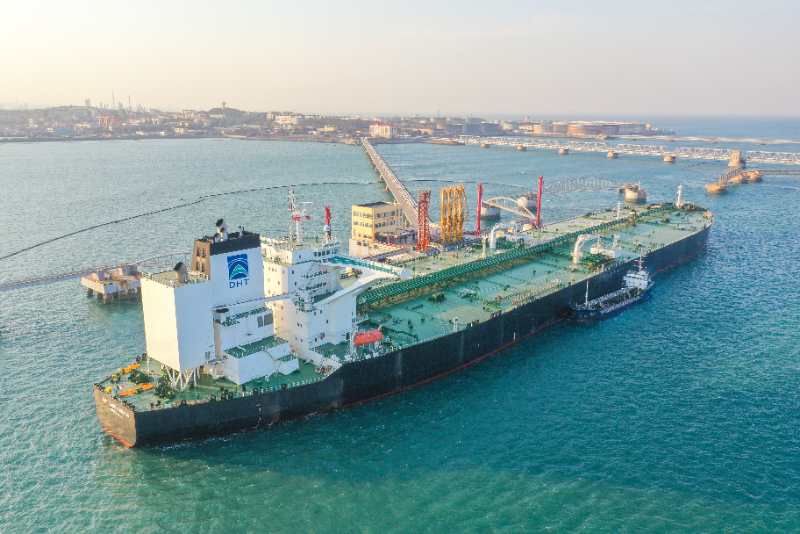 山东港口青岛港正式开启大型油轮在泊位供油服务