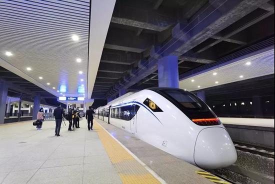 中铁五局电务城通公司参建的江门站正式开通运行
