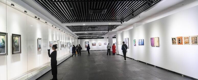 2021“时代美育”海上美术作品展在普陀区文化馆开幕