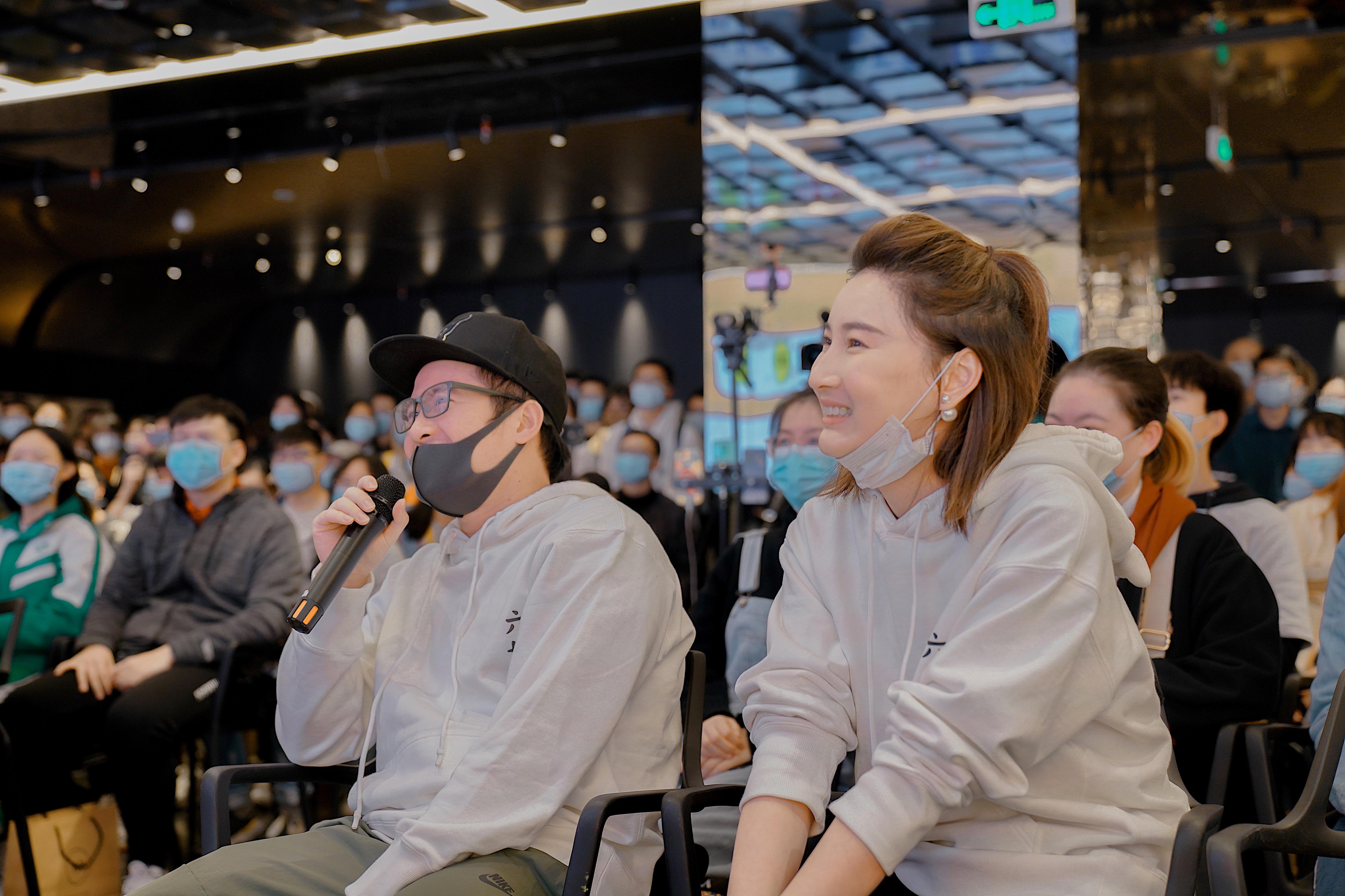 《刺客伍六七》新书发布会在广州举行 签售现场火爆