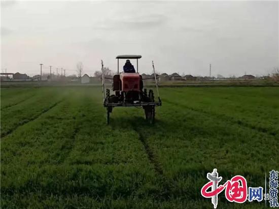 春耕备耕忙 农技人员送科技到田间