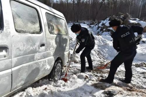 危难之际显身手 警民一家鱼水情