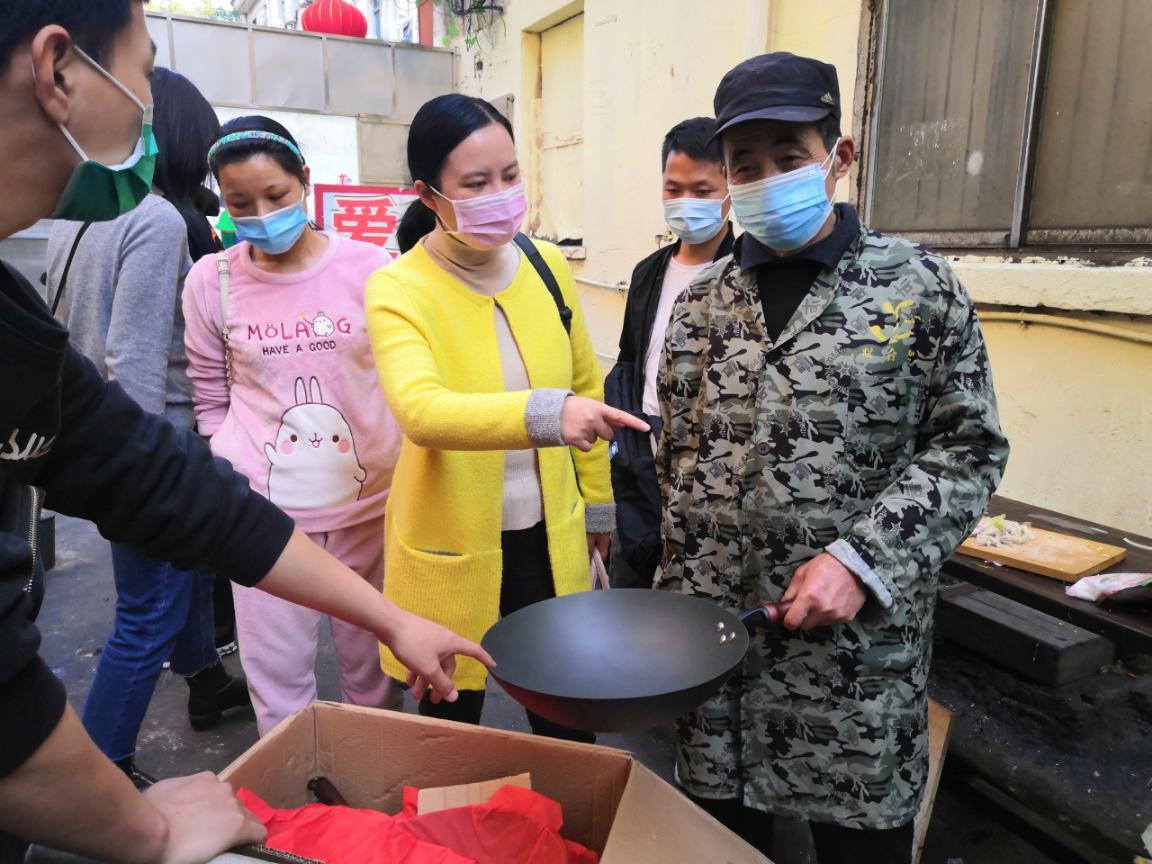 有心品牌在去年关注到"抗癌厨房"之后,主动与万老夫妻联系,经过多次