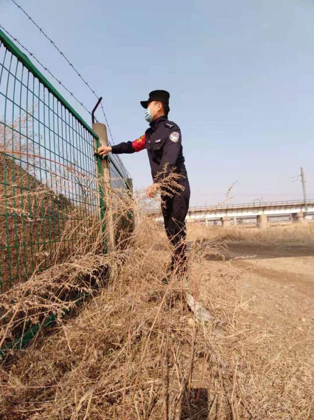 山海关车站派出所学史力行奋战安保