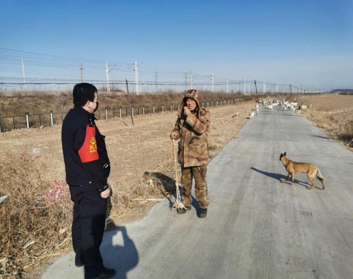 践行雷锋精神 弘扬时代新风