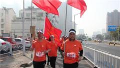 泰州：“奔跑吧！党旗！”——百人长跑传党旗学党史庆祝建党100周年