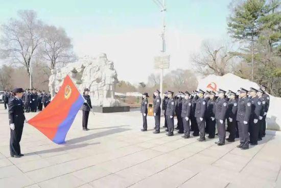 关东铁警党史学习教育走“新”更入“心”！