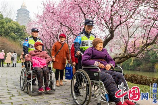 江苏常州“旅游警察”上线这个假期更安全