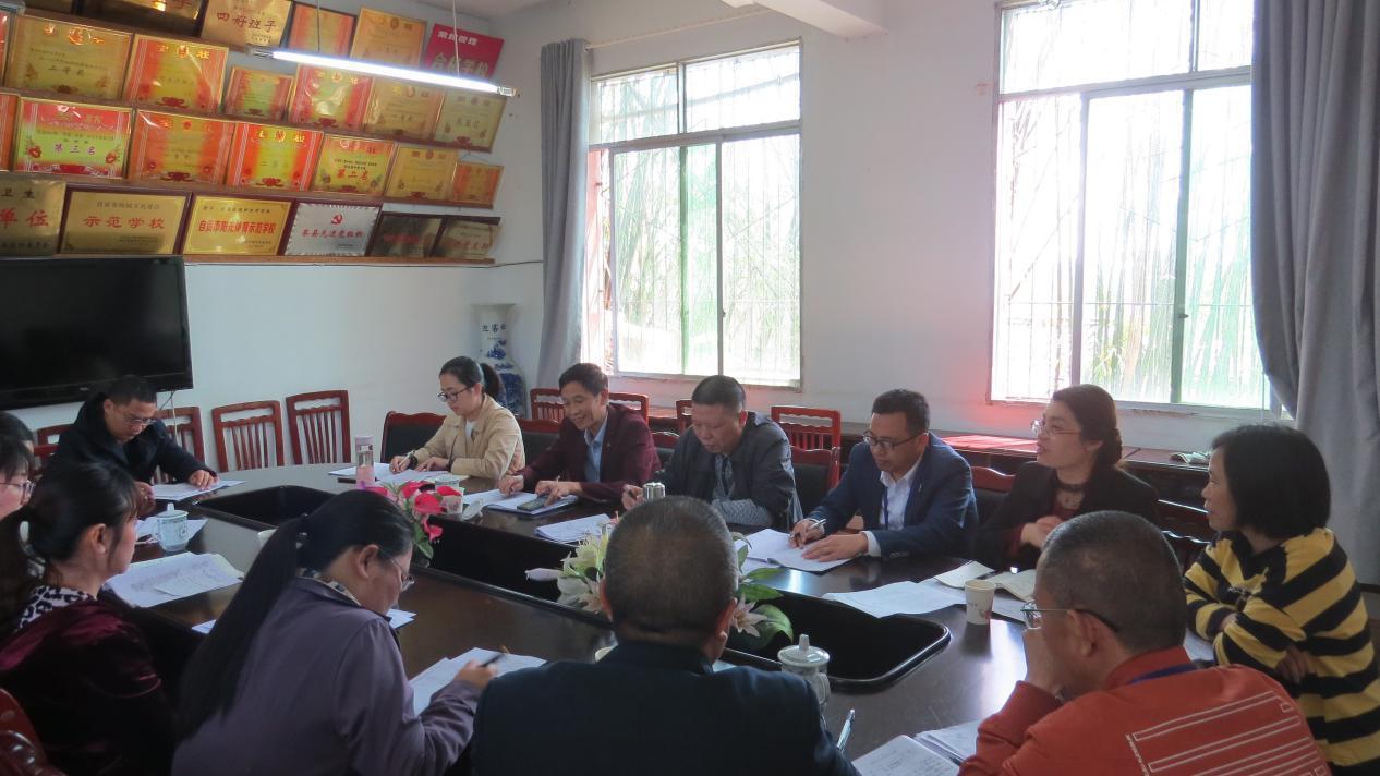 自贡市荣县初三英语复习教研活动在乐德职中成功举行