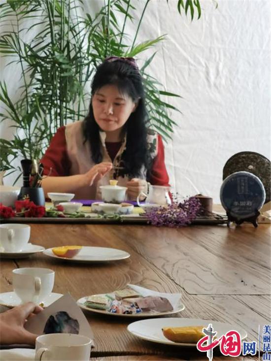 上海音乐文化名人黄伟林应邀出席5.21国际茶日·茶艺沙龙活动