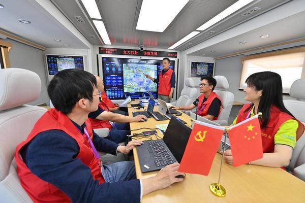 上海移动党建引领 为民办实事 助力建设“智慧花博”