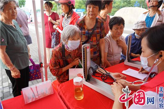 “美好生活 法典相伴”镇江市首届民法典宣传月大型广场主题活动在句容正式启动