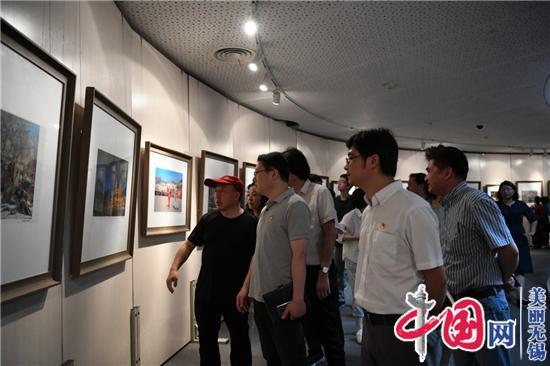 “陕北情怀 延安精神”——红色延安暨周路黄土高原摄影作品邀请展在新吴成功开幕