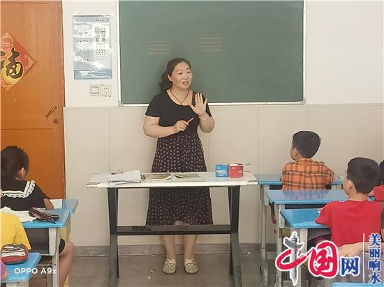 江苏：响水教师夫妇暑期带出爱心团队