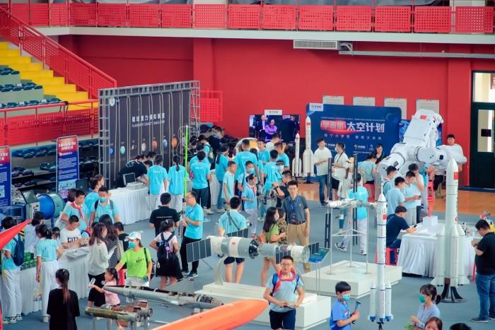 北京市八一学校“逐梦火星”暑期航天主题科技教育活动开启