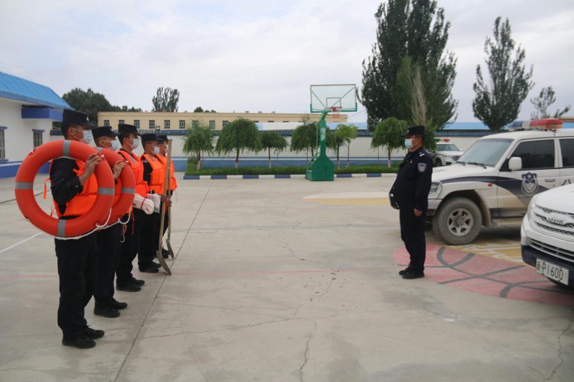 新疆喀拉布拉克边境派出所积极开展防洪防汛应急演练