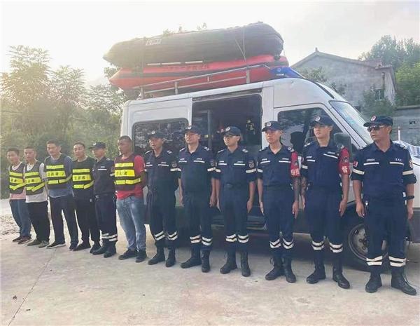 金寨县金安救援队双河分队在搜救模拟训练中的日常演练