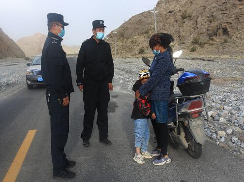 新疆克州：恰提铁列克边境派出所帮助迷途小孩找到“回家路”