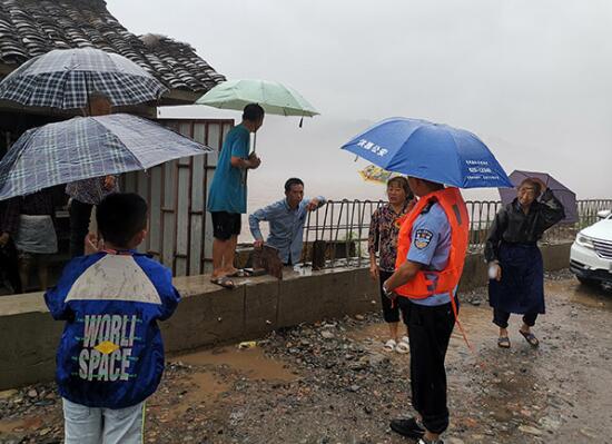 四川洪雅公安：“未雨绸缪 严阵以待”多措并举筑牢防汛“堤坝”