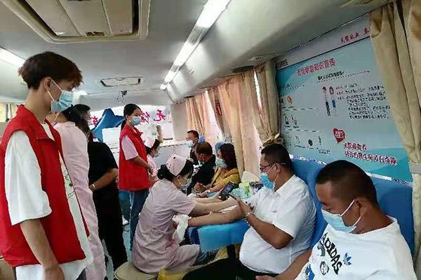 湖南衡阳雁峰区黄茶岭街道组织开展无偿献血活动