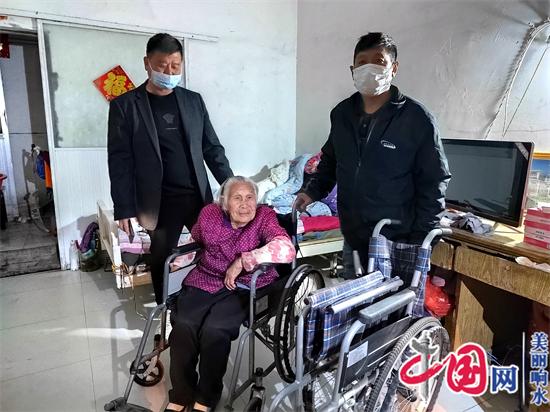 江苏省响水县老舍中心社区：关爱残疾老人 传递社会爱心
