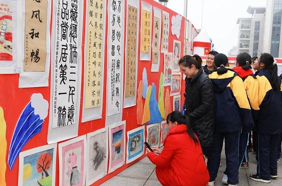 麻阳苗族自治县锦江中学第二届书画展活动成功举办