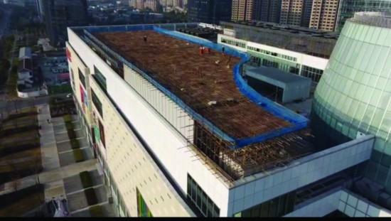 南京华采天地楼顶新建7800平米建筑 被叫停还在继续