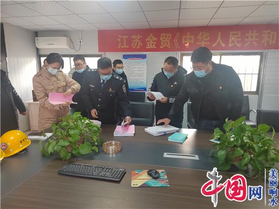 江苏响水县青年党员突击队根治欠薪情暖建设工地