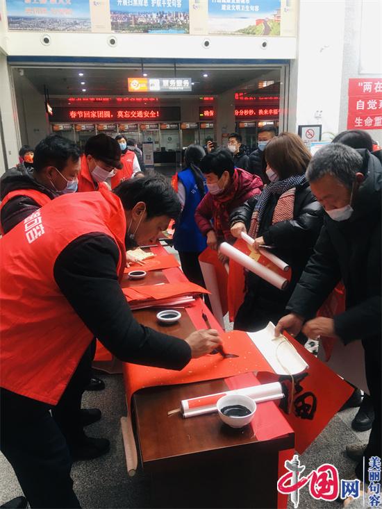 春节前夕 句容市司法局等为返乡农民工送“法治大餐”