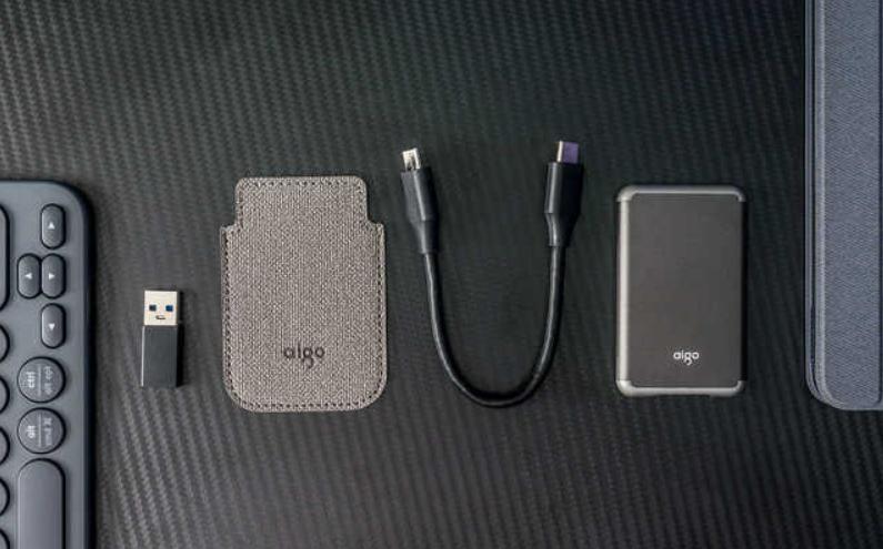 推荐aigo移动固态硬盘S7 Pro三大原因：高速、稳定、易携带