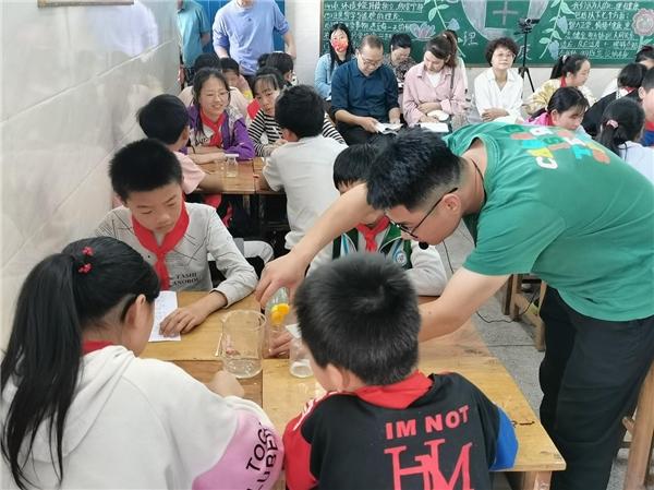 荔江镇开展小学道德与法治和科学学科课堂教学改革研讨活动