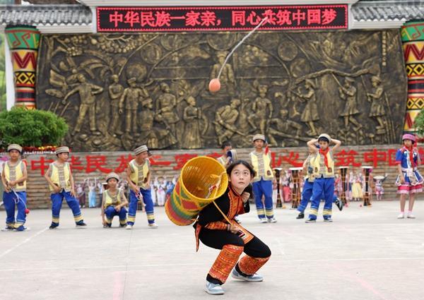 广西平乐县举办“铸牢中华民族共同体意识”主题宣传月活动