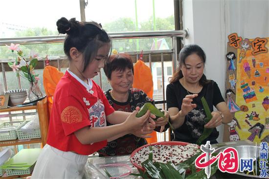镇江宝堰：萌娃包粽子迎端午 感受传统文化魅力