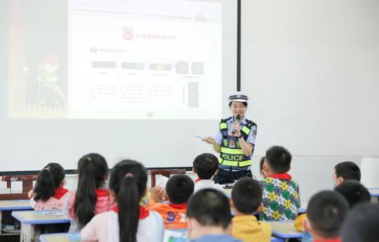 迎六一 衡阳县公安交警给孩子们的礼物是……