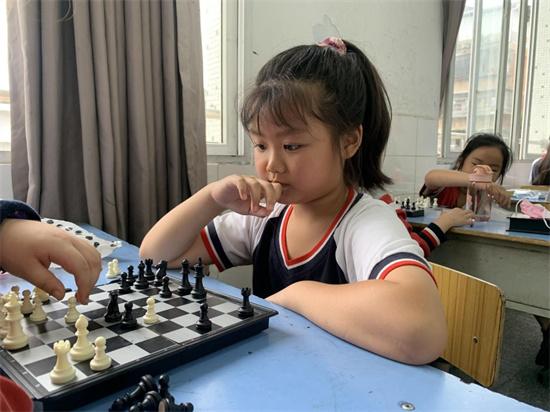 荣县旭阳镇西街小学校“文轩杯”2022年国际象棋棋王争霸赛