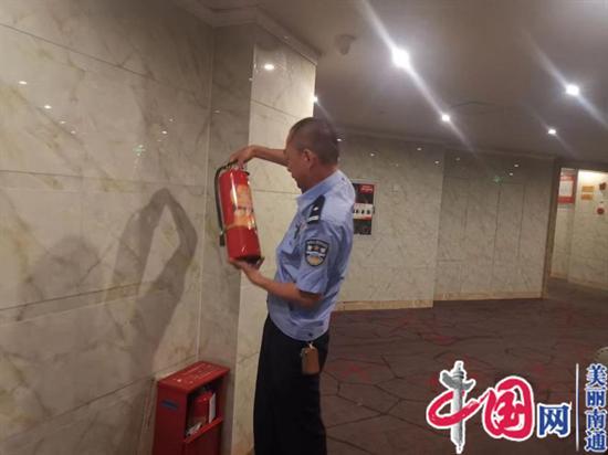 南通海门：“警察蓝”高温下最清凉的平安色