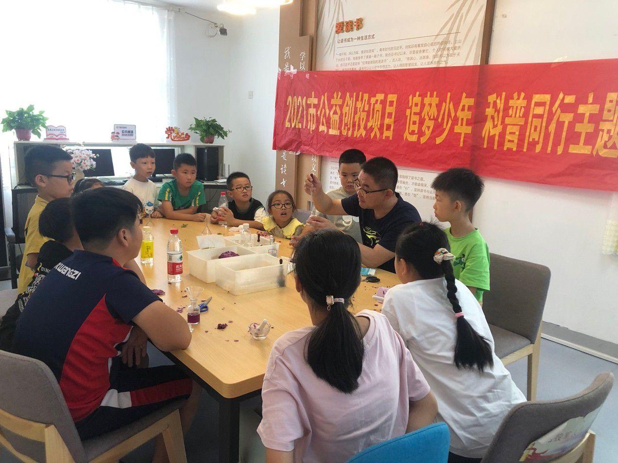八卦洲中桥中学教师志愿服务进社区