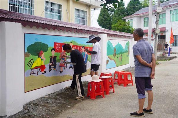 湖南应用技术学院设计艺术学院师生用画笔绘就如画清廉乡村