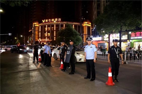 湖南衡阳县公安开展第二次夏夜治安巡查宣防统一行动