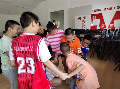 成都市新津区兴义镇社工站扎实开展“未成年人保护伞”儿童互助支持小组
