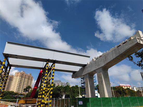 福宜高速公路项目首个钢混组合梁节段顺利架设