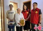 苏州黄埭古宫社区：党员志愿者为高龄老人和困难家庭送关怀