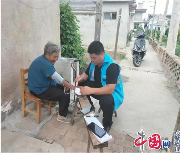 兴化市沙沟镇：网格员亮身份 真情慰问暖人心